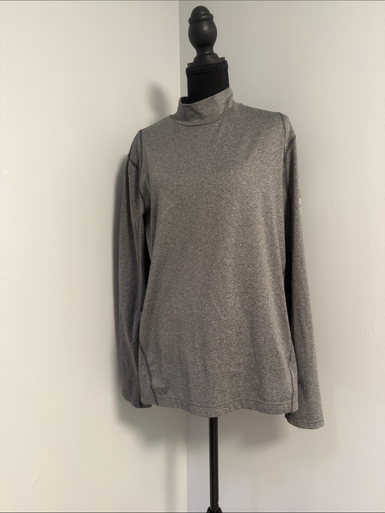 Reebok Tops - Reebok Gray Heather Performance Long Sleeve Top